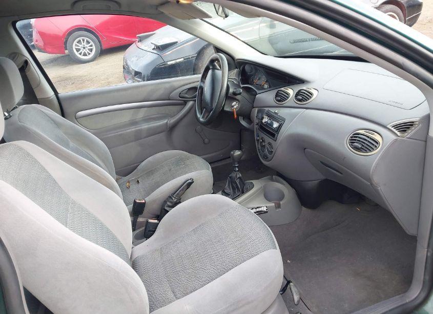 Photo 5 of 2001 Ford Focus ZX3 (VIN 3FAFP31311R175946)