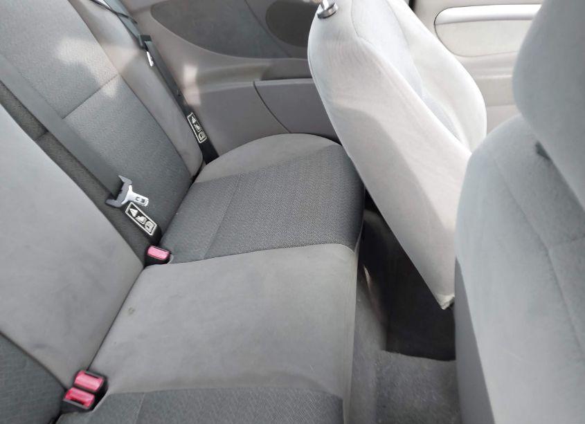 Photo 8 of 2001 Ford Focus ZX3 (VIN 3FAFP31311R175946)