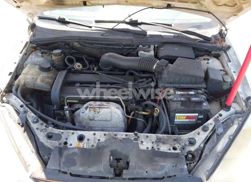 Photo 10 of 2001 Ford Focus ZX3 (VIN 3FAFP31311R243811)