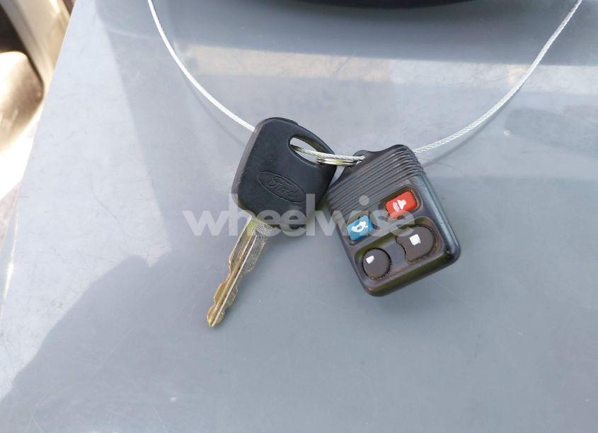 Photo 11 of 2001 Ford Focus ZX3 (VIN 3FAFP31311R243811)