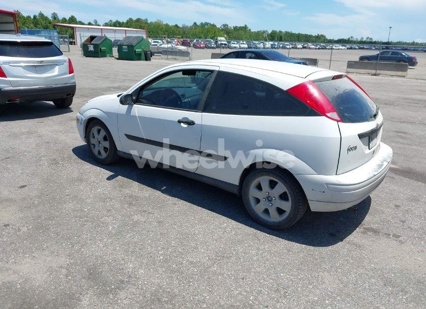 Photo 3 of 2001 Ford Focus ZX3 (VIN 3FAFP31311R243811)