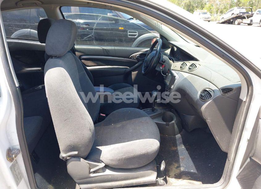 Photo 5 of 2001 Ford Focus ZX3 (VIN 3FAFP31311R243811)