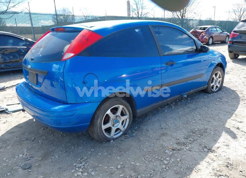 Photo 4 of 2001 Ford Focus ZX3 (VIN 3FAFP31321R198555)