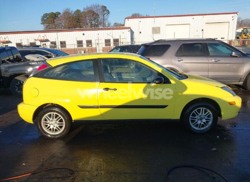 Photo 13 of 2001 Ford Focus ZX3 (VIN 3FAFP31321R229514)