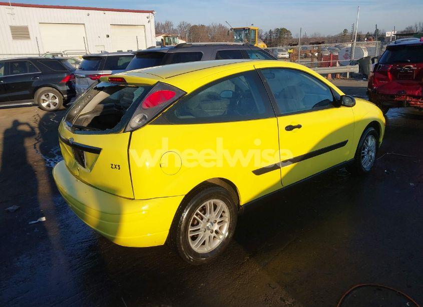 Photo 4 of 2001 Ford Focus ZX3 (VIN 3FAFP31321R229514)