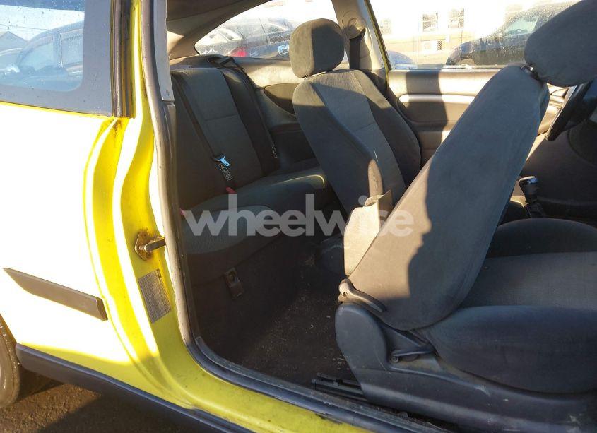 Photo 8 of 2001 Ford Focus ZX3 (VIN 3FAFP31321R229514)