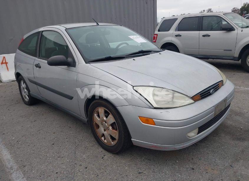 2002 Ford Focus ZX3 (VIN 3FAFP31322R183295) main photo
