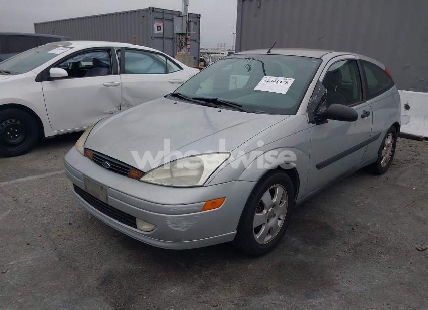 Photo 2 of 2002 Ford Focus ZX3 (VIN 3FAFP31322R183295)