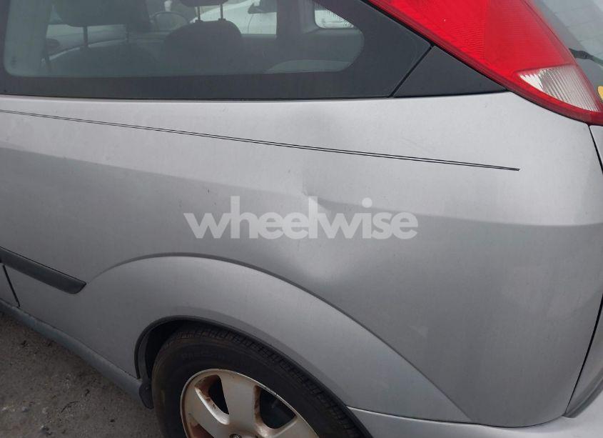 Photo 6 of 2002 Ford Focus ZX3 (VIN 3FAFP31322R183295)