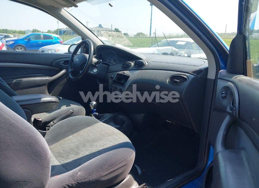 Photo 5 of 2001 Ford Focus ZX3 (VIN 3FAFP31331R167153)