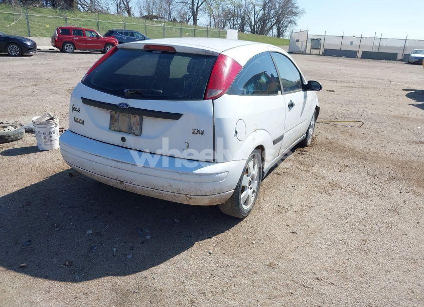 Photo 4 of 2001 Ford Focus ZX3 (VIN 3FAFP31341R247786)
