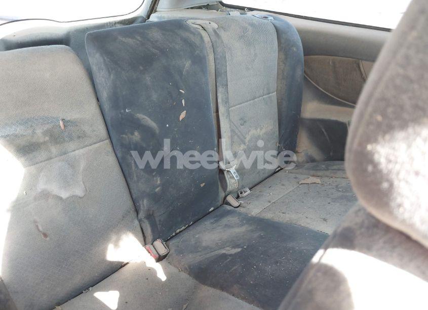 Photo 8 of 2001 Ford Focus ZX3 (VIN 3FAFP31341R247786)