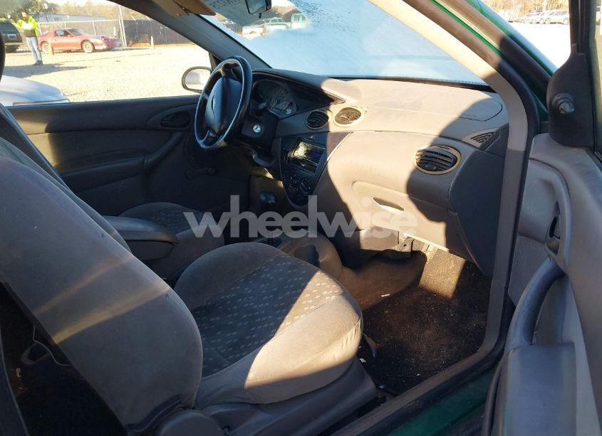 Photo 5 of 2002 Ford Focus ZX3 (VIN 3FAFP31342R169222)