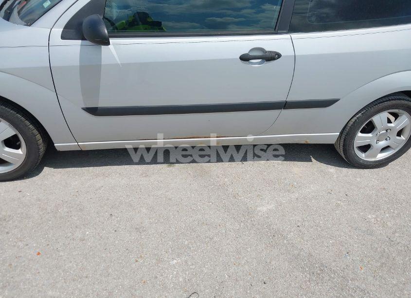 Photo 12 of 2003 Ford Focus ZX3 (VIN 3FAFP31343R168170)