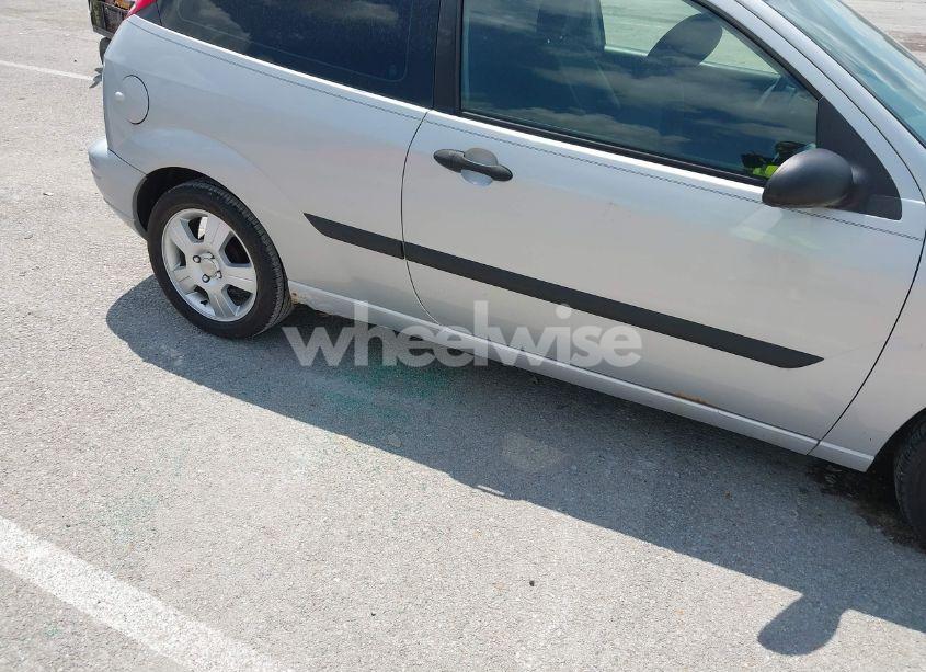 Photo 14 of 2003 Ford Focus ZX3 (VIN 3FAFP31343R168170)