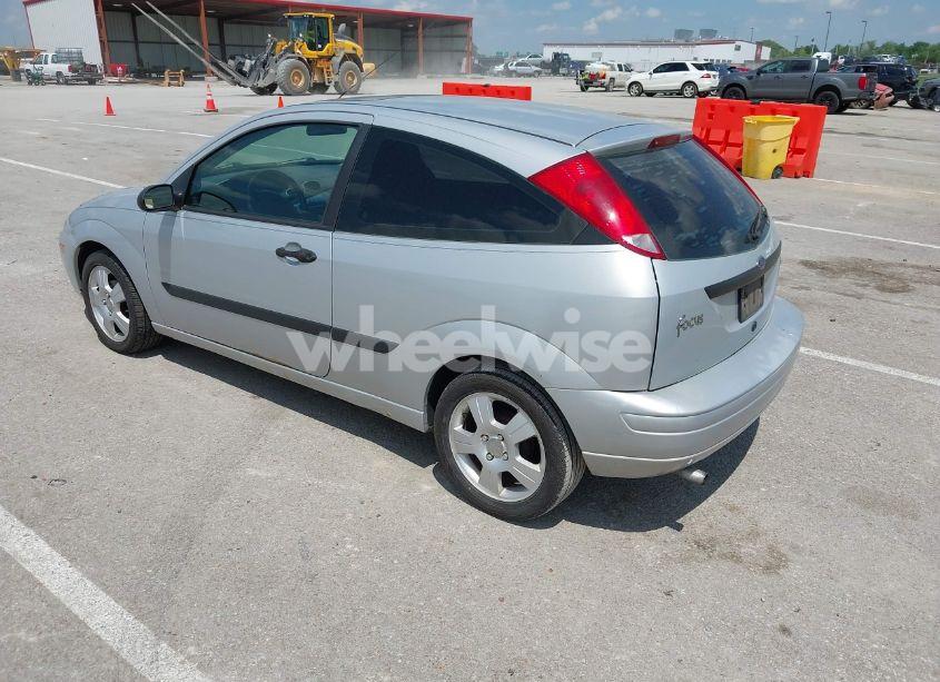 Photo 3 of 2003 Ford Focus ZX3 (VIN 3FAFP31343R168170)