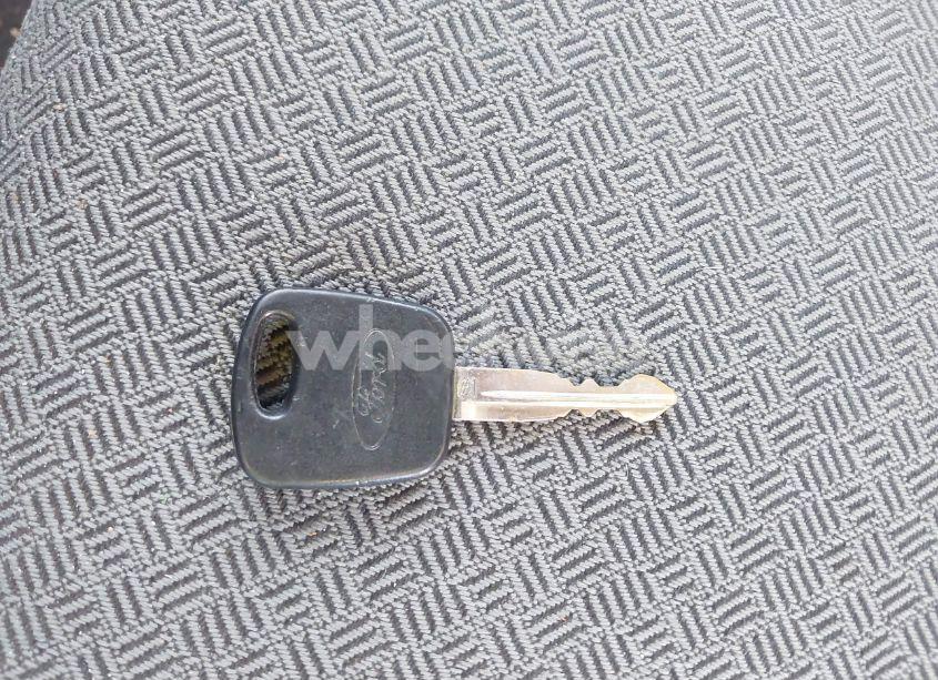 Photo 11 of 2001 Ford Focus ZX3 (VIN 3FAFP31351R151505)