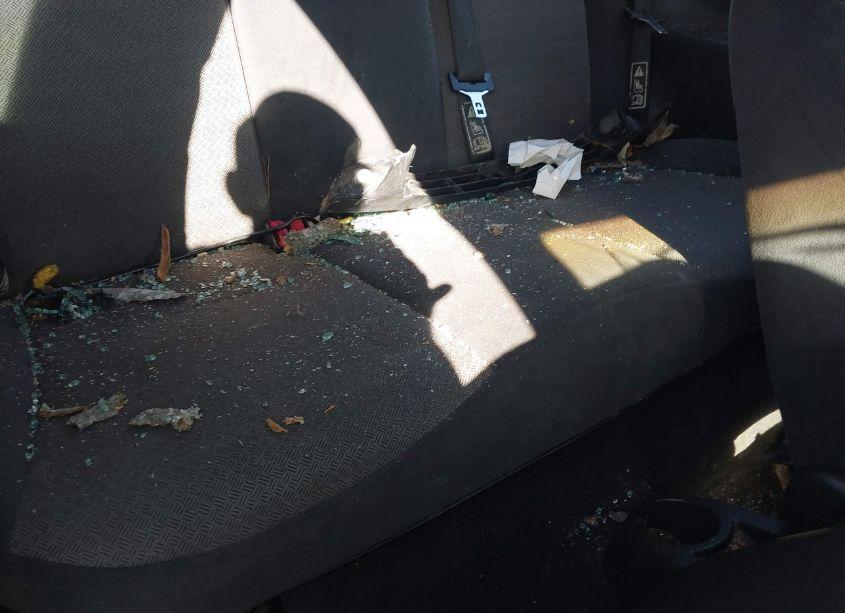 Photo 8 of 2001 Ford Focus ZX3 (VIN 3FAFP31351R248025)