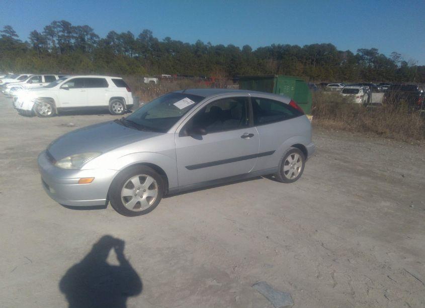 Photo 2 of 2002 Ford Focus ZX3 (VIN 3FAFP31352R113631)