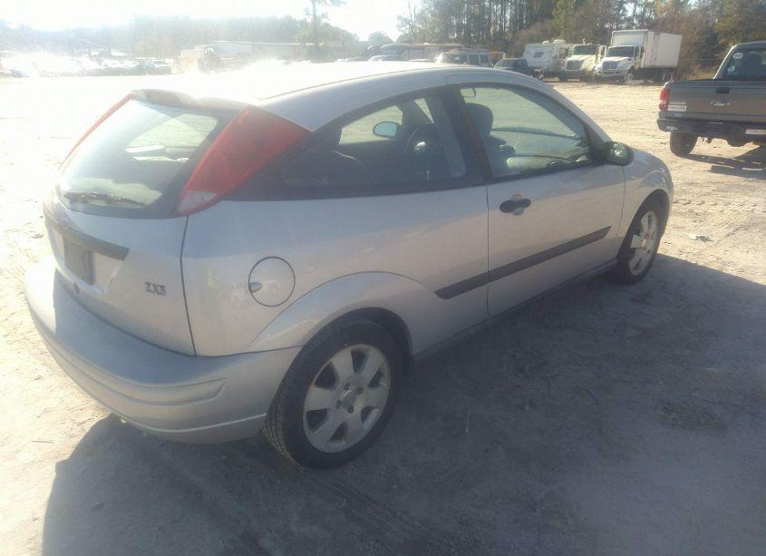 Photo 4 of 2002 Ford Focus ZX3 (VIN 3FAFP31352R113631)