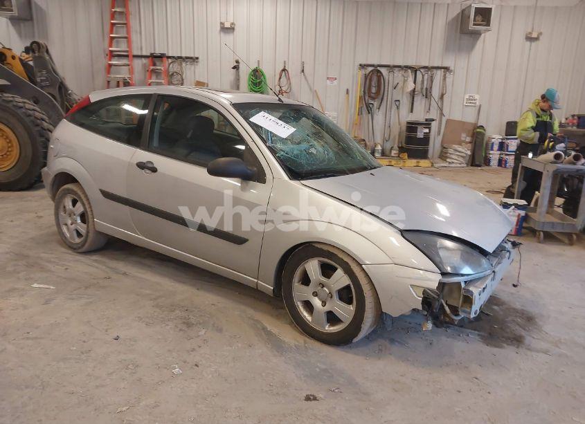 2003 Ford Focus ZX3 (VIN 3FAFP31353R174768) main photo