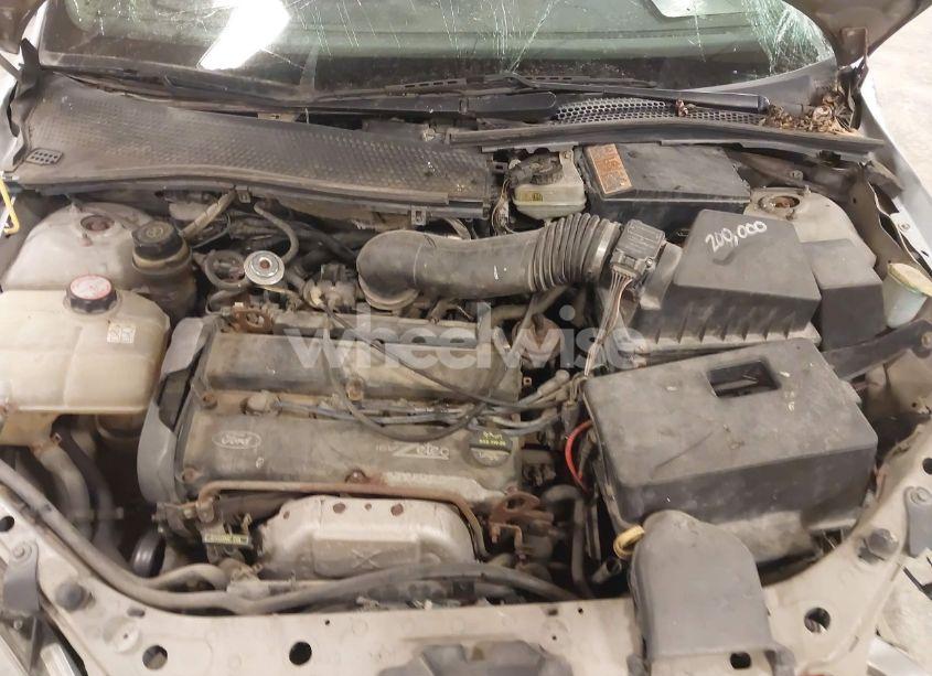 Photo 10 of 2003 Ford Focus ZX3 (VIN 3FAFP31353R174768)