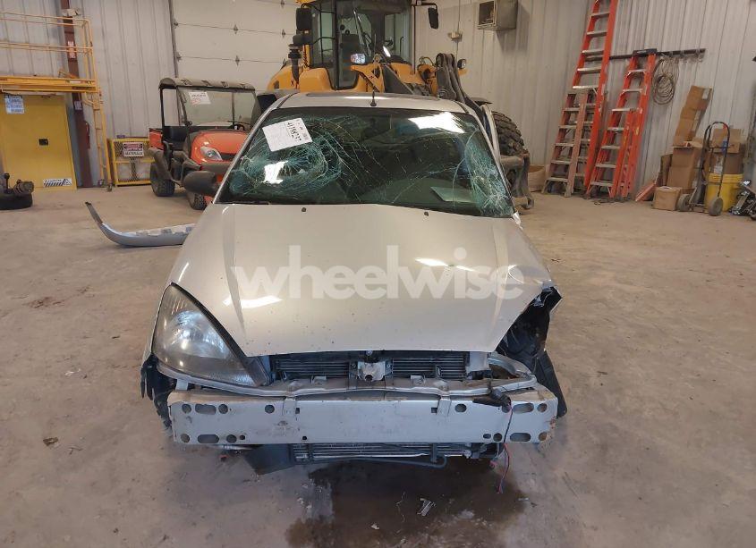 Photo 12 of 2003 Ford Focus ZX3 (VIN 3FAFP31353R174768)
