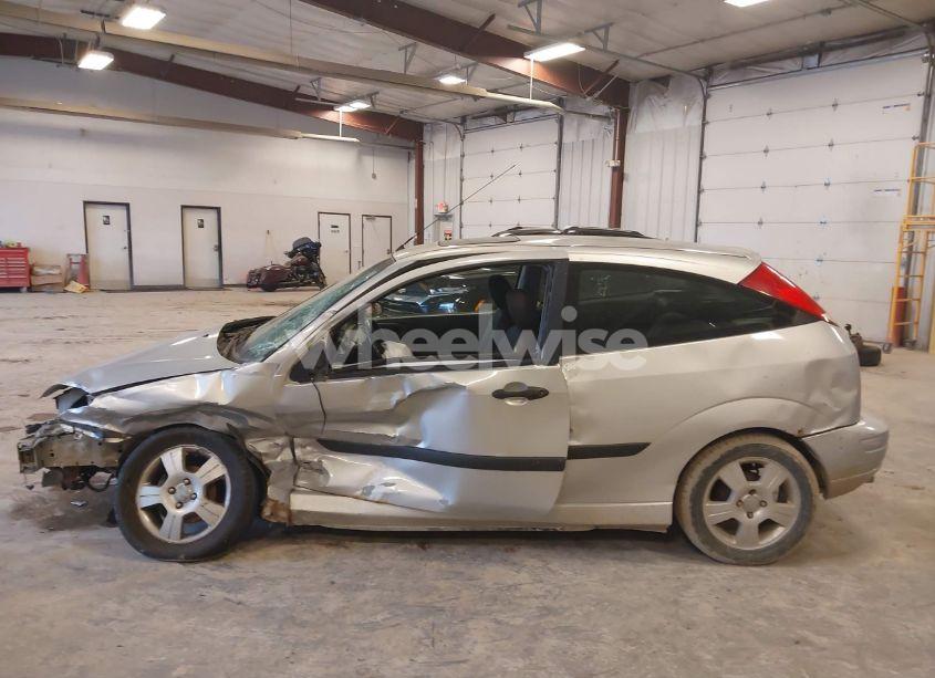Photo 14 of 2003 Ford Focus ZX3 (VIN 3FAFP31353R174768)