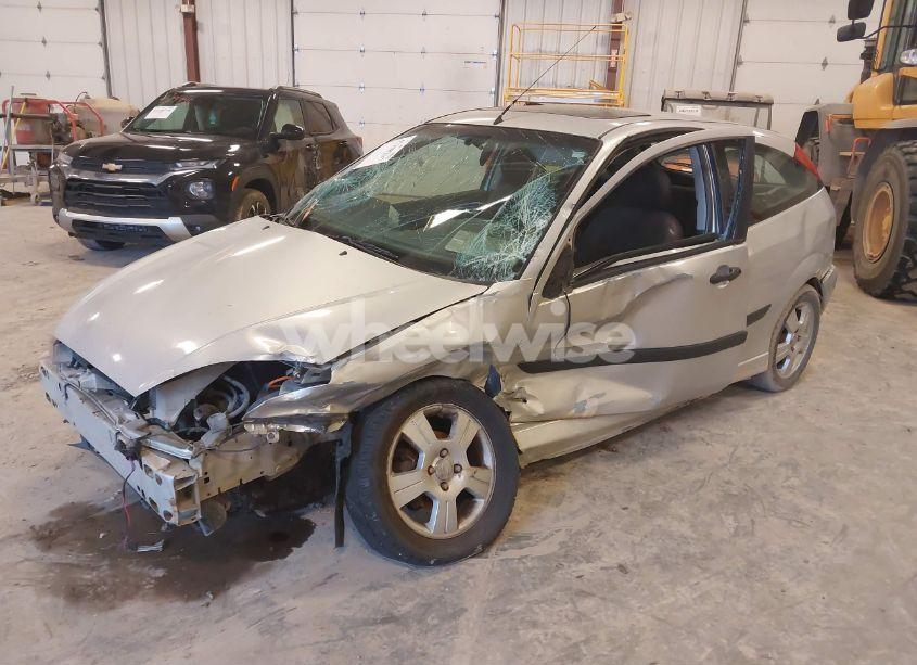 Photo 2 of 2003 Ford Focus ZX3 (VIN 3FAFP31353R174768)