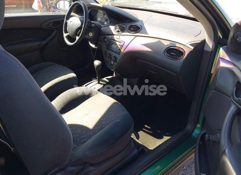 Photo 5 of 2002 Ford Focus ZX3 (VIN 3FAFP31362R167648)