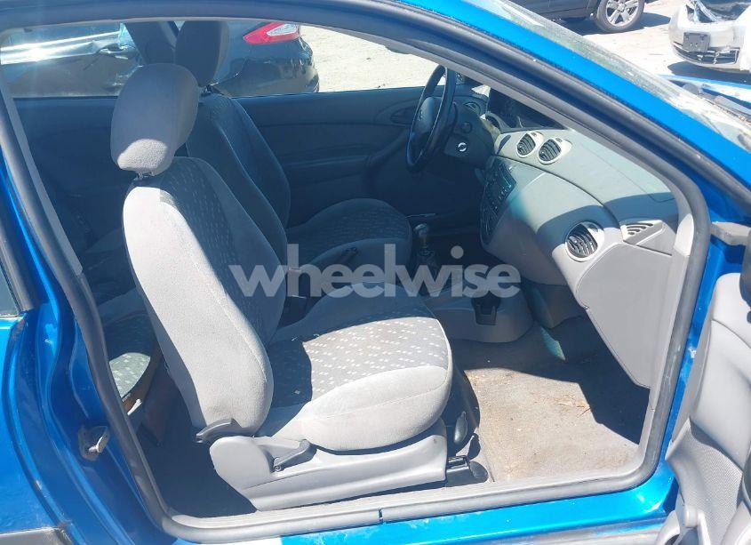 Photo 5 of 2002 Ford Focus ZX3 (VIN 3FAFP31372R229137)