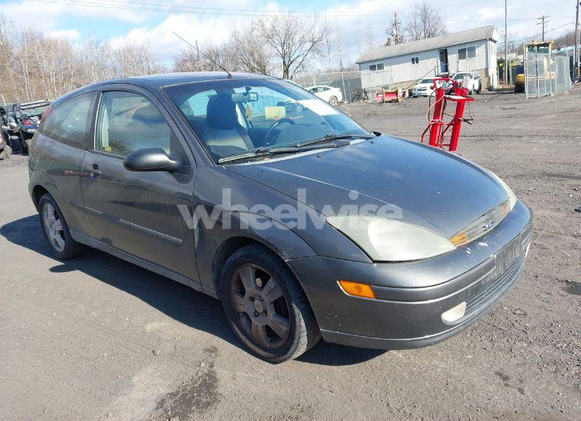 2003 Ford Focus ZX3 (VIN 3FAFP31373R104642) main photo