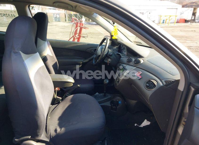 Photo 5 of 2003 Ford Focus ZX3 (VIN 3FAFP31373R104642)