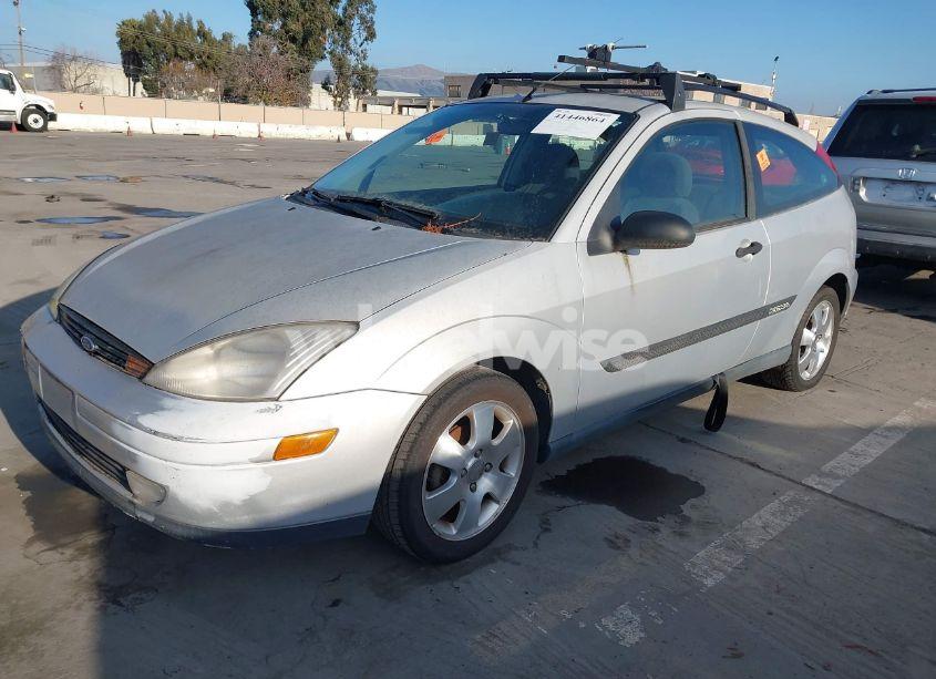 Photo 2 of 2000 Ford Focus ZX3 (VIN 3FAFP3137YR219054)