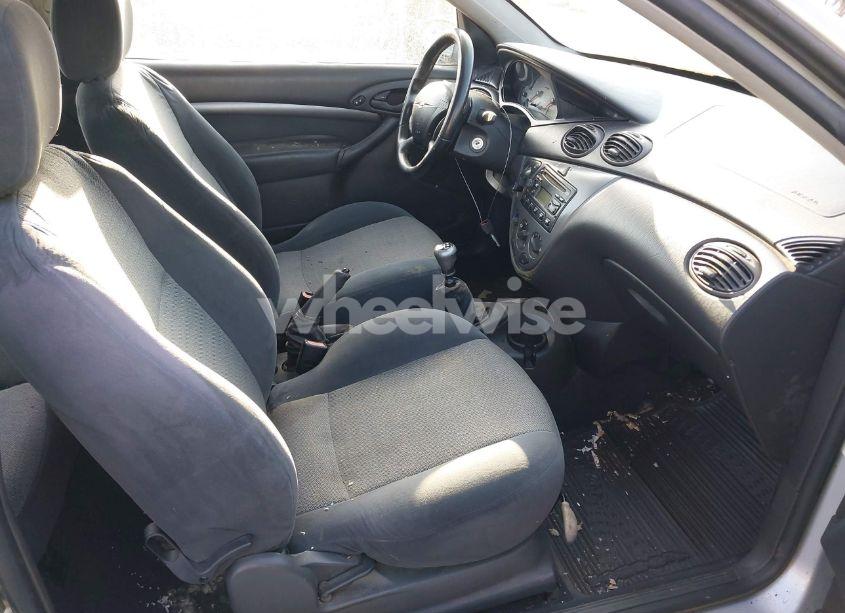 Photo 5 of 2000 Ford Focus ZX3 (VIN 3FAFP3137YR219054)