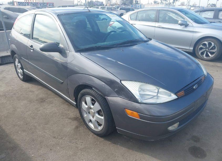2002 Ford Focus ZX3 (VIN 3FAFP31382R172334) main photo