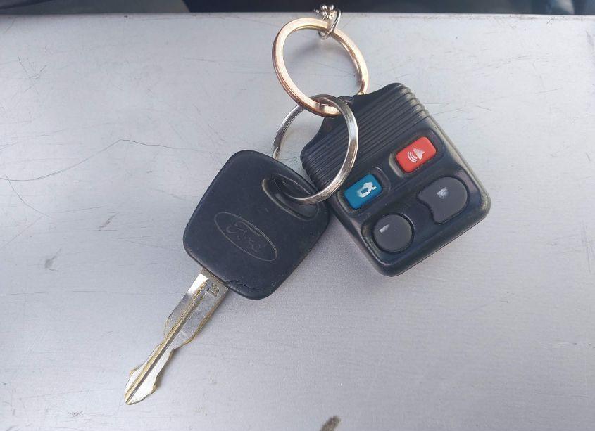 Photo 11 of 2002 Ford Focus ZX3 (VIN 3FAFP31382R172334)