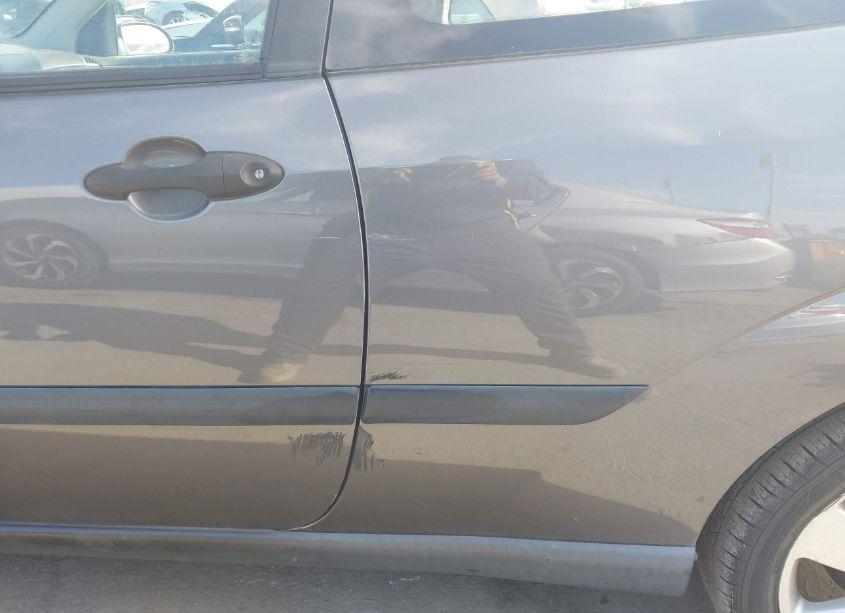 Photo 13 of 2002 Ford Focus ZX3 (VIN 3FAFP31382R172334)