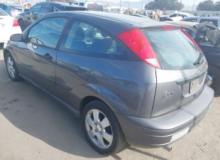 Photo 3 of 2002 Ford Focus ZX3 (VIN 3FAFP31382R172334)