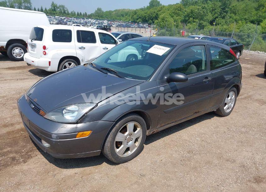 Photo 2 of 2004 Ford Focus ZX3 (VIN 3FAFP31384R114307)