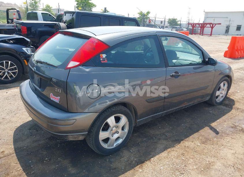 Photo 4 of 2004 Ford Focus ZX3 (VIN 3FAFP31384R114307)