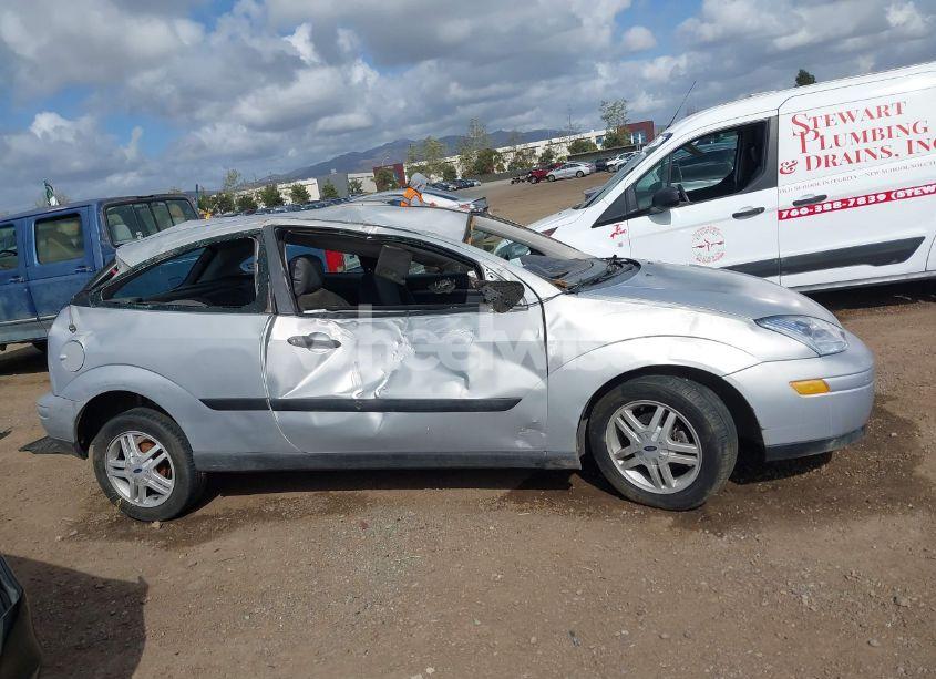 Photo 13 of 2000 Ford Focus ZX3 (VIN 3FAFP3139YR210307)