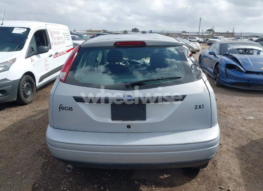 Photo 16 of 2000 Ford Focus ZX3 (VIN 3FAFP3139YR210307)