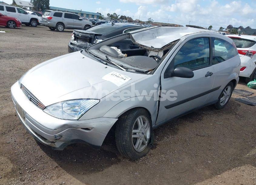 Photo 2 of 2000 Ford Focus ZX3 (VIN 3FAFP3139YR210307)