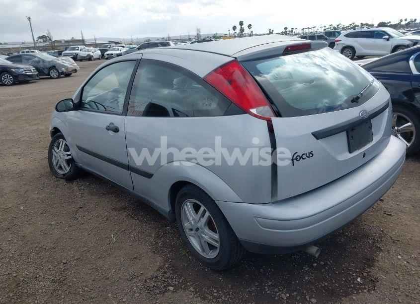 Photo 3 of 2000 Ford Focus ZX3 (VIN 3FAFP3139YR210307)