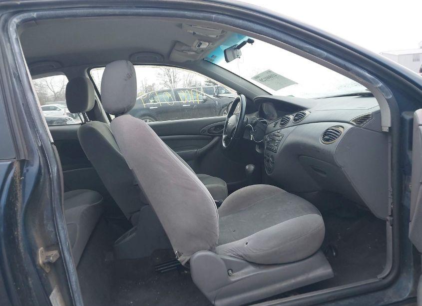 Photo 5 of 2001 Ford Focus ZX3 (VIN 3FAFP313X1R251793)