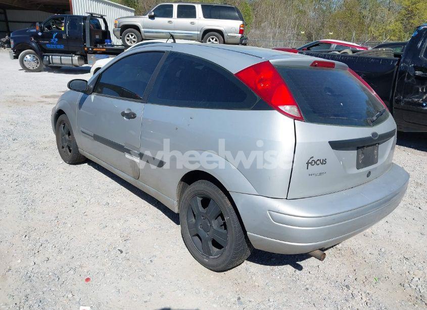 Photo 3 of 2003 Ford Focus ZX3 (VIN 3FAFP313X3R124965)