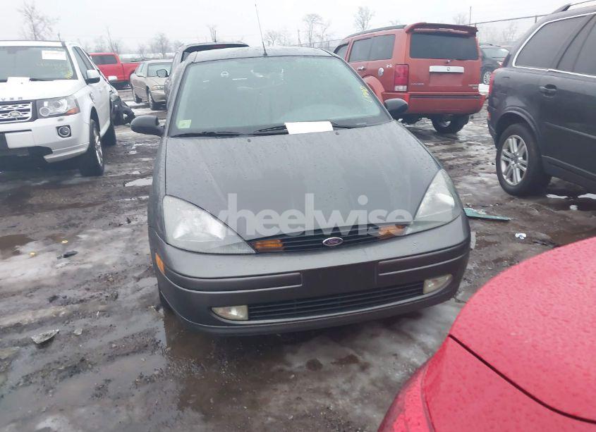 Photo 12 of 2003 Ford Focus ZX3 (VIN 3FAFP313X3R133617)