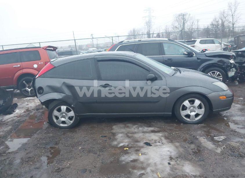 Photo 13 of 2003 Ford Focus ZX3 (VIN 3FAFP313X3R133617)