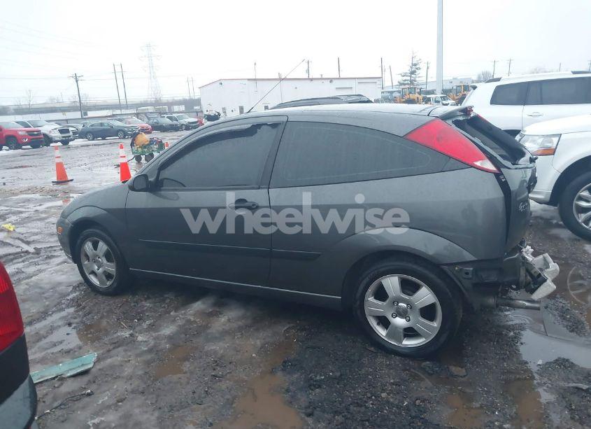 Photo 14 of 2003 Ford Focus ZX3 (VIN 3FAFP313X3R133617)
